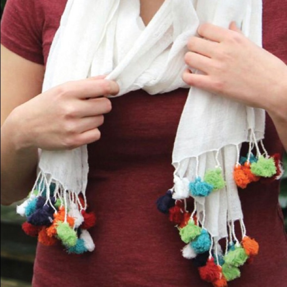 ⭐️ Host Pick⭐️ Tassel Scarf 💗